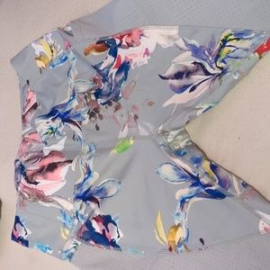 Whoa workout Capri length pants